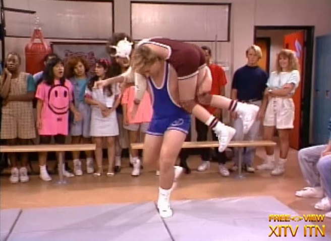 XITV FREE <> VIEW� Saved By The Bell! Starring Elizabeth Berkley, Tiffani Amber Thiessen, and Lark Voorhies!